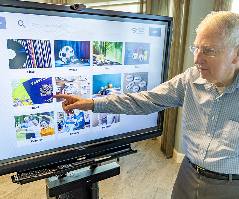 https://www.maplewoodseniorliving.com/wp-content/uploads/2022/03/Digital-Interactive-Programming1.jpg